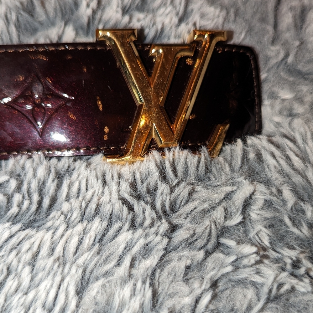 Louis Vuitton Vernis Amarante Belt logo embossed. Size 80/34